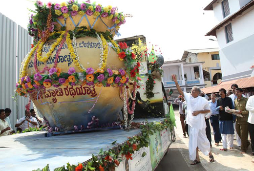 Ayurjyothi Chariot gets warm welcome in Dharmasthala 1